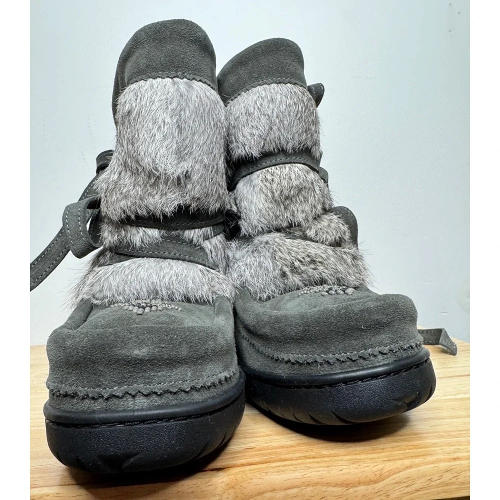 Manitobah Mukluks Beaded Short Wrap Rabbit Fur Shearling Boot Charcoal L8 M6